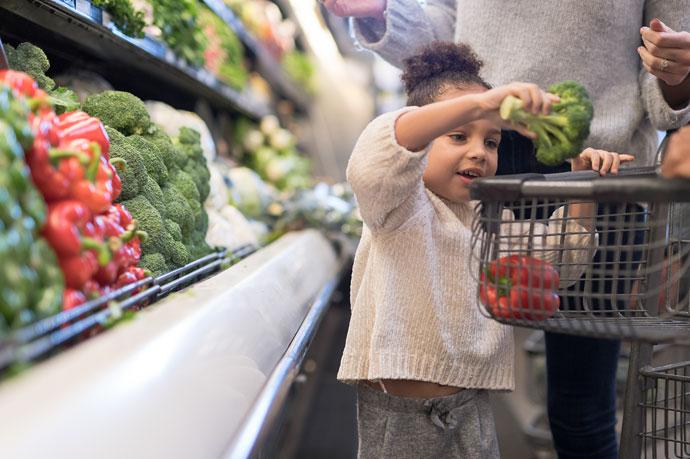 child shopping with healthy start voucher